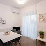 Agenija בלד