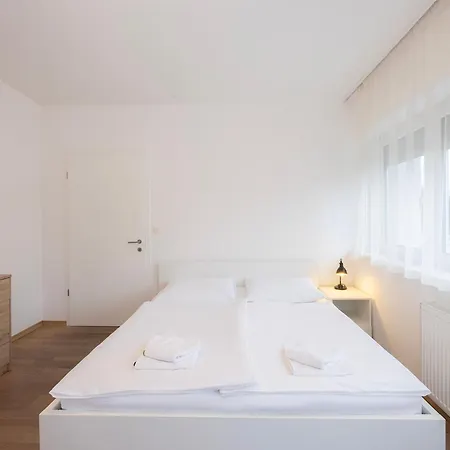 Agenija Apartment *