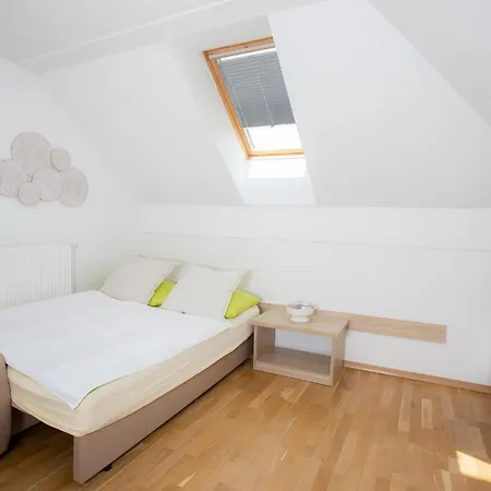 Apartment Agenija *